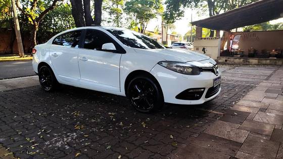 RENAULT FLUENCE 2.0 PRIVILÉGE 16V FLEX 4P AUTOMÁTICO